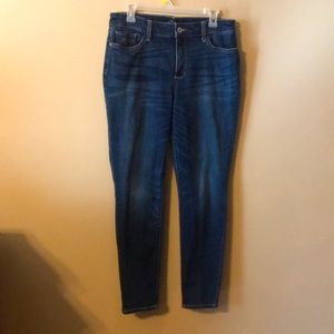 St. John’s Bay skinny leg jeans. 12. Front pockets.